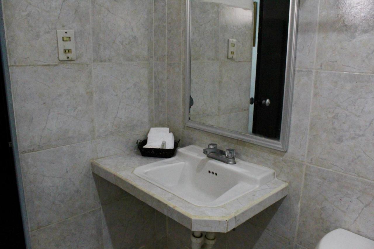Standard Queen Room,1081856110:JPEG