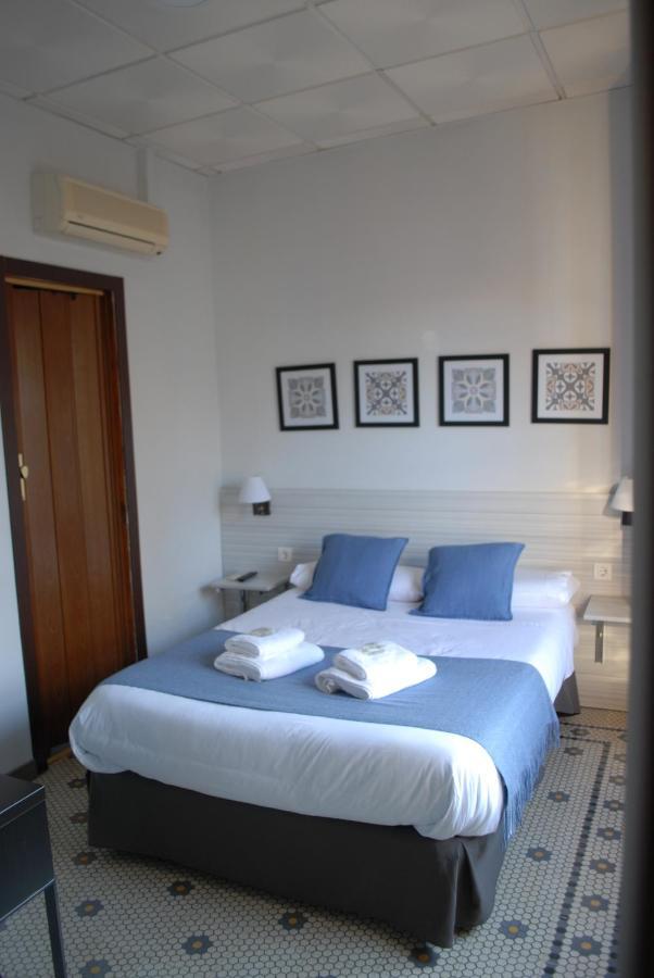Family Room,1090758750:JPEG