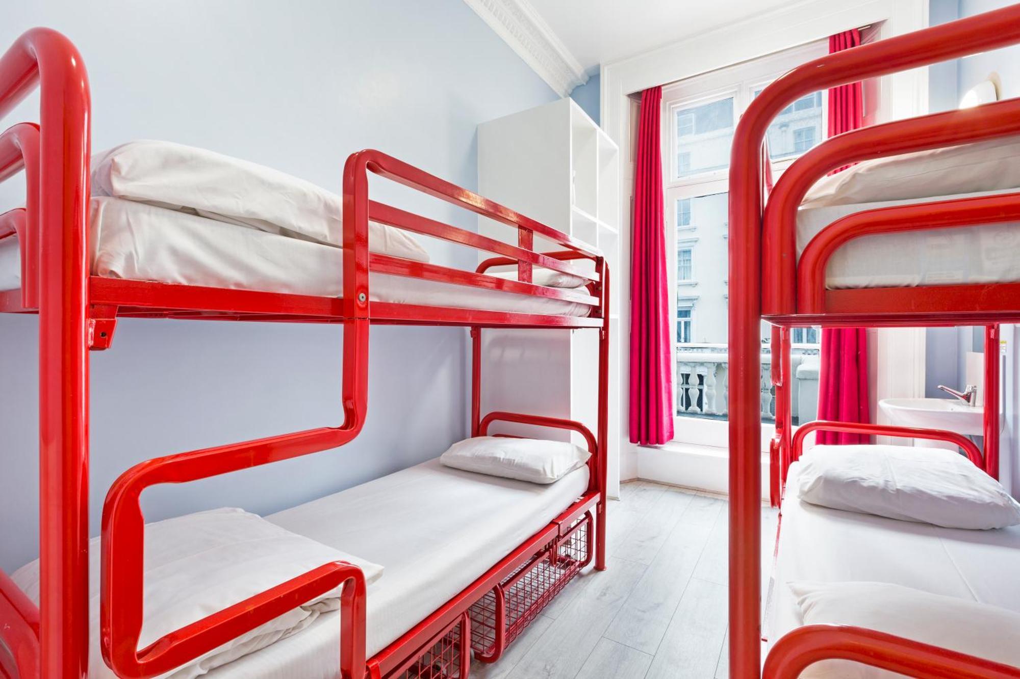 Bed 4 Bed Female Dormitory Room 18–39 years