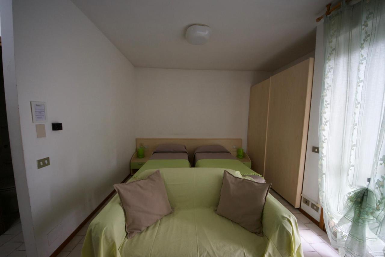 Studio Balcony,1075138552:JPEG