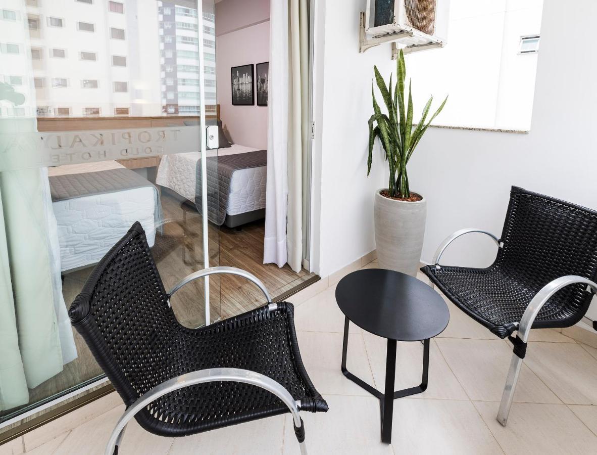 Quarto Triplo com Varanda
