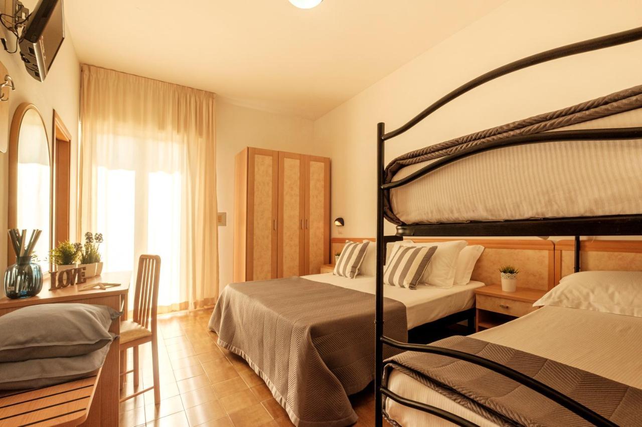 Quadruple Room Sea View