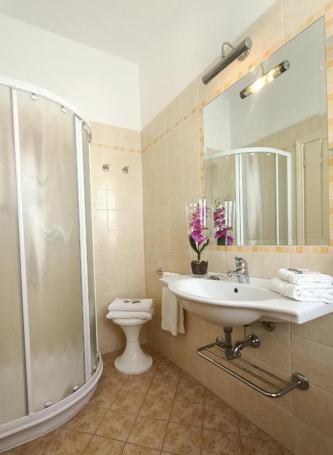 Standard Triple Room,1090418418:JPEG