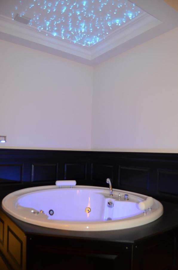 Queen Suite,522876363:JPEG