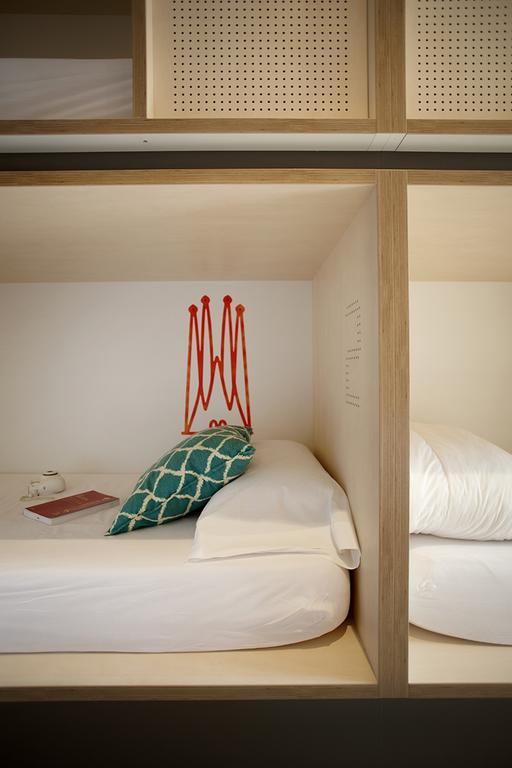 Bed 8-Bed Female Dormitory Room
