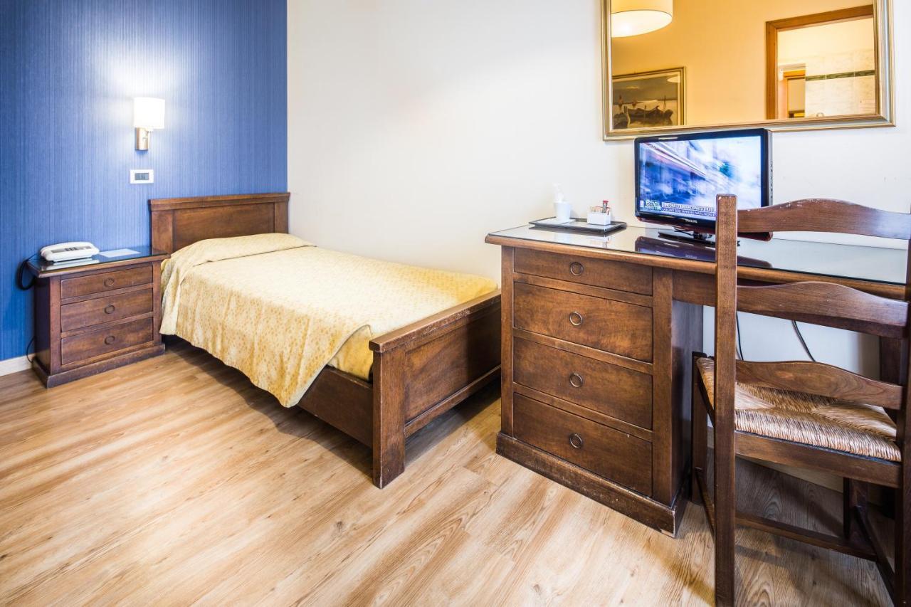 Superior Single Room,371185861:JPEG