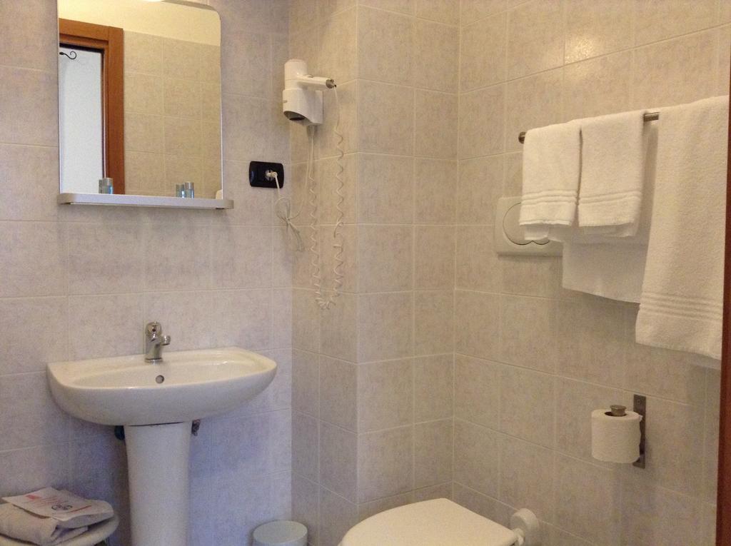 Single Room,109747113:JPEG