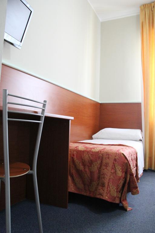 Single Room,508074261:JPEG