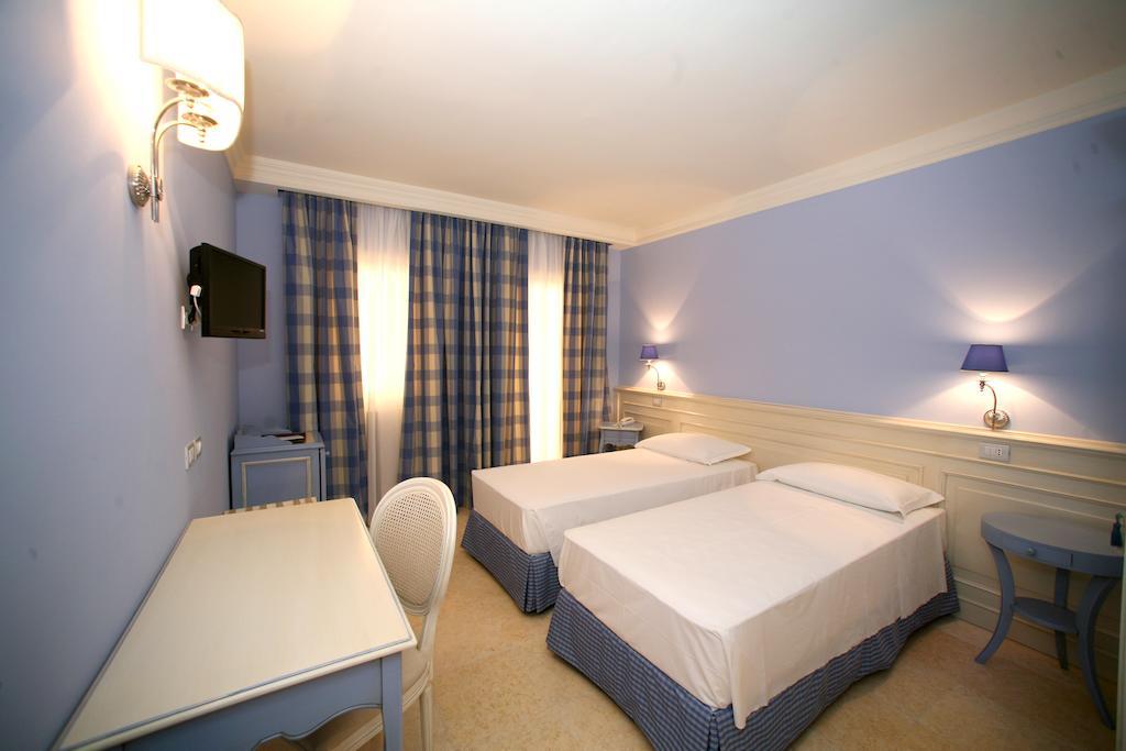 Double or Twin Room,799478412:JPEG