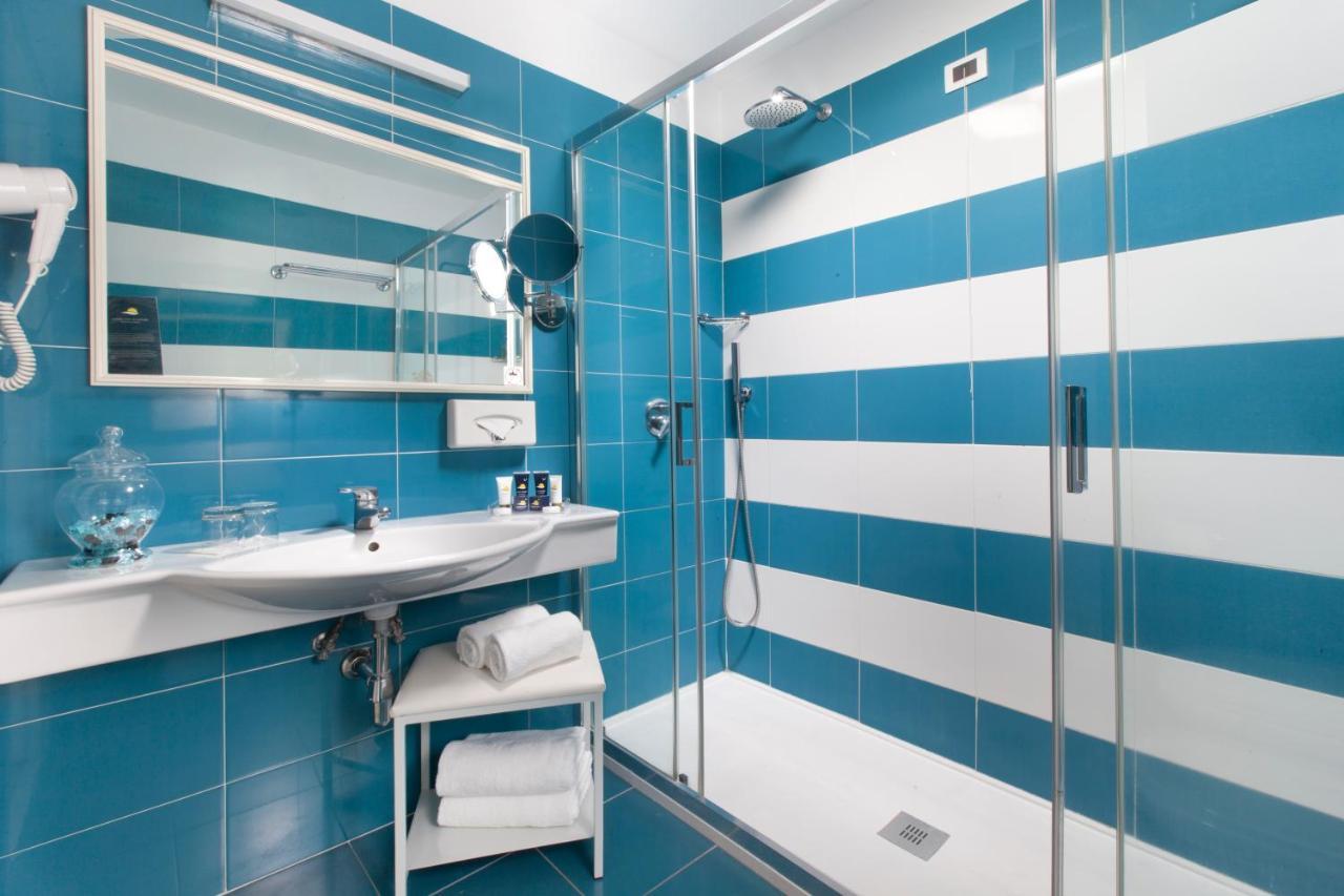 Double or Twin Room Partial Sea View