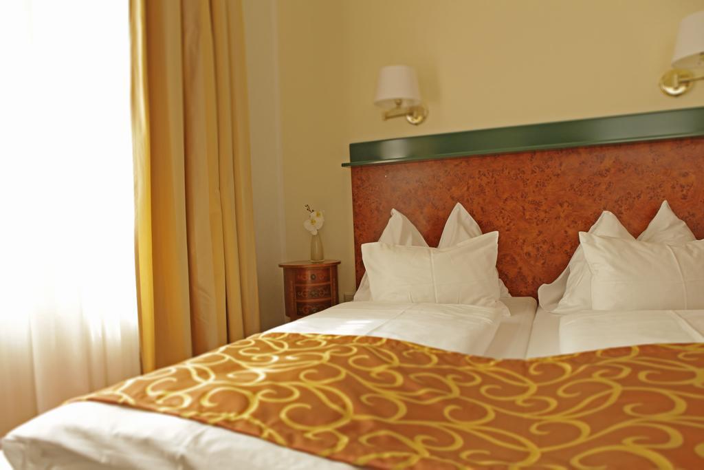 Double Room,699807817:JPEG