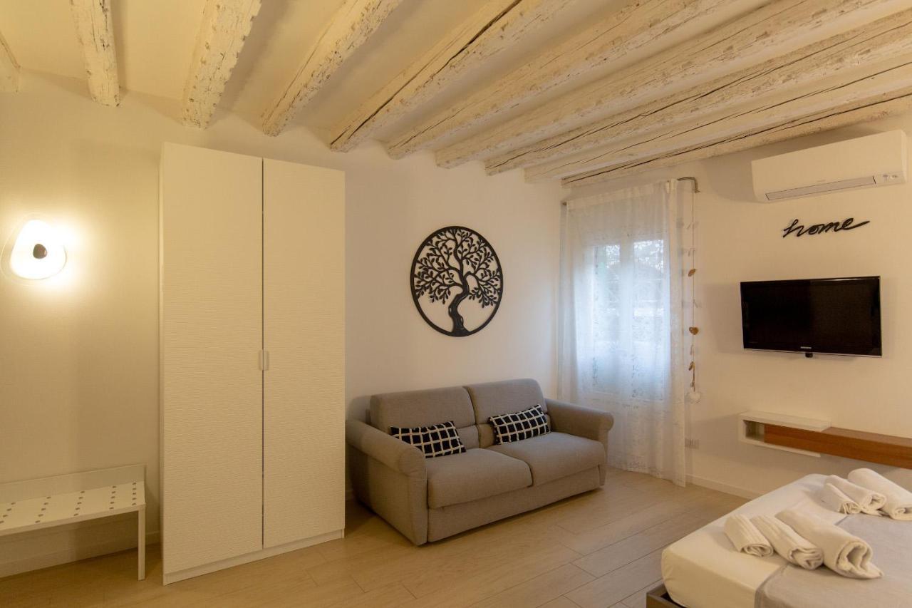 One-Bedroom House,1108849047:JPEG