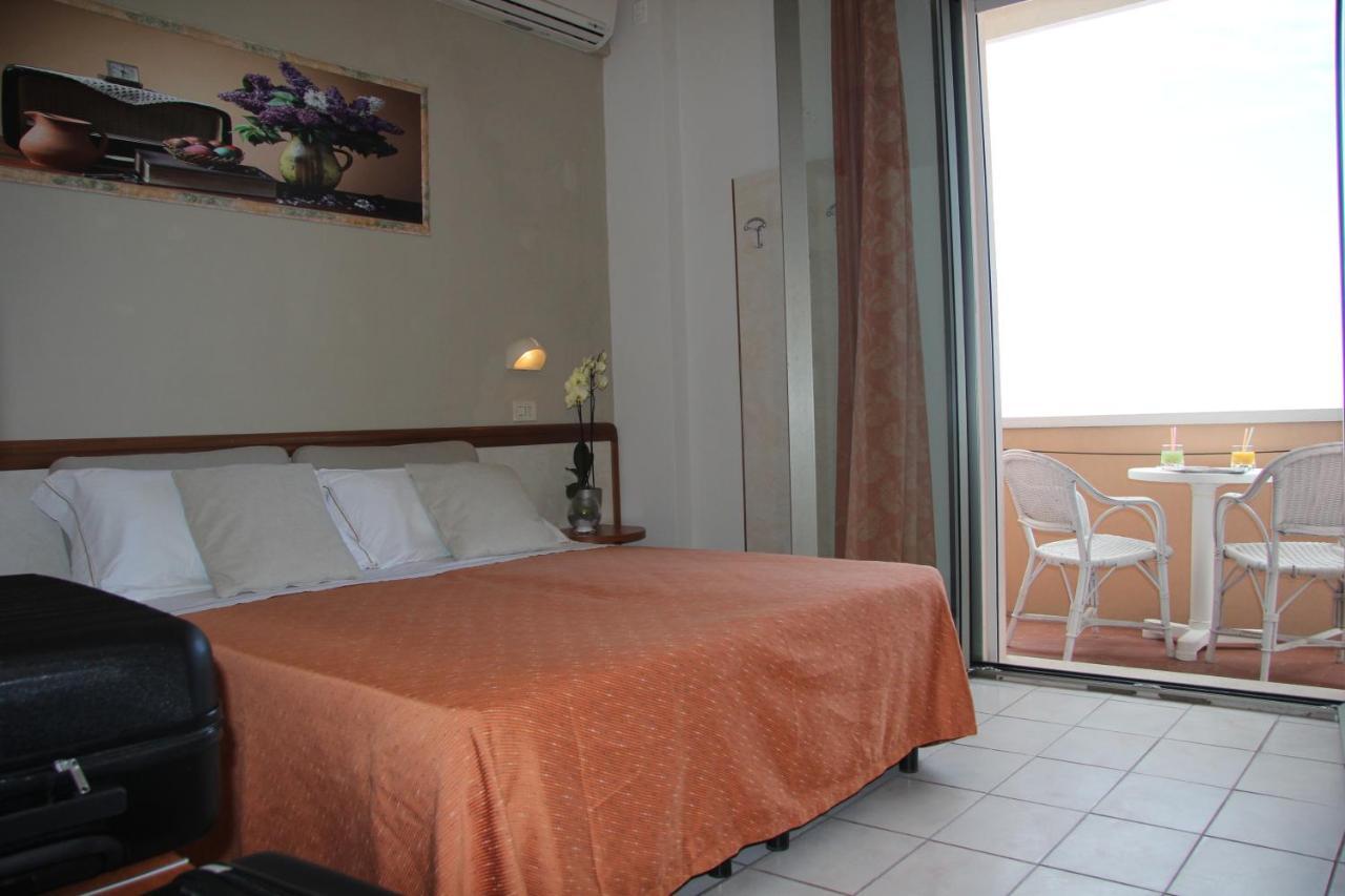 Quadruple Room Balcony,1264277530:JPEG