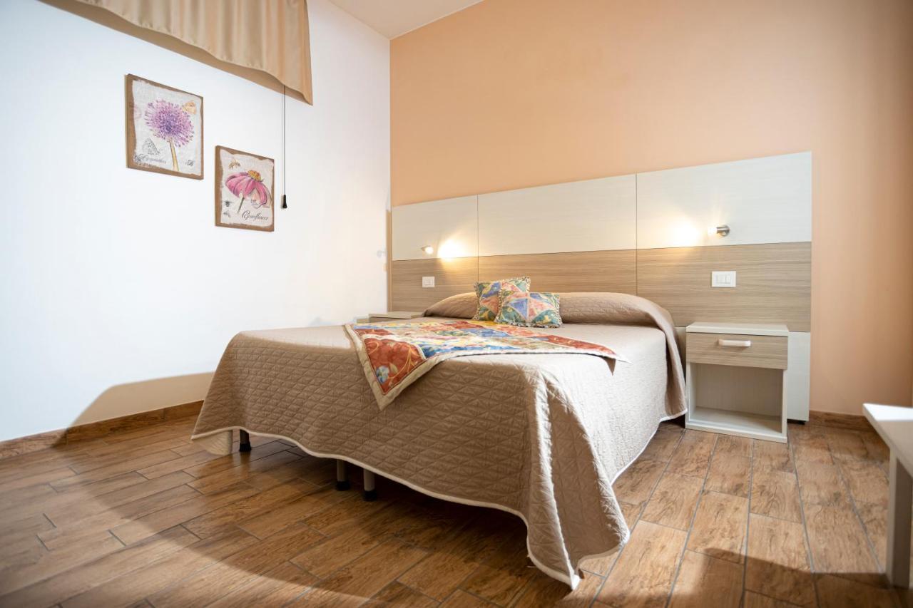 Two-Bedroom Apartment,1111544391:JPEG