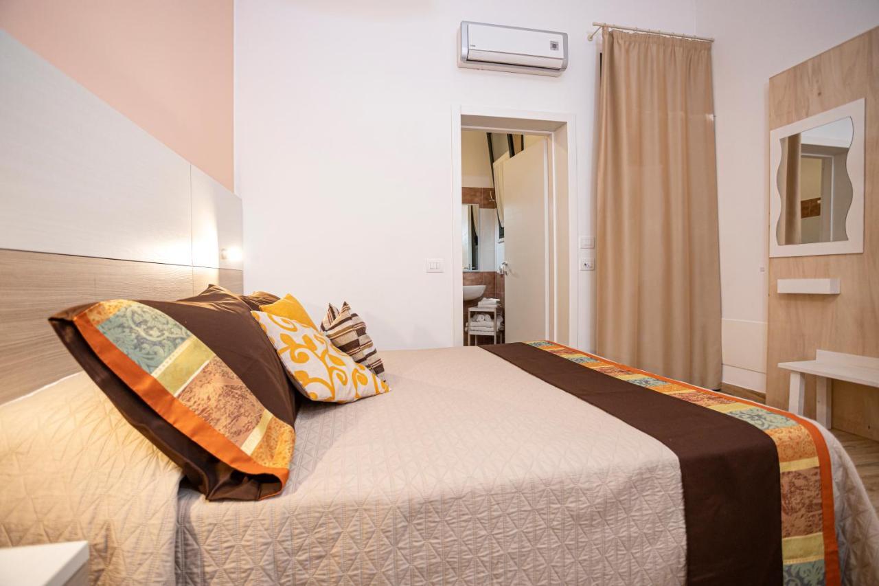 One-Bedroom Apartment,1111567203:JPEG