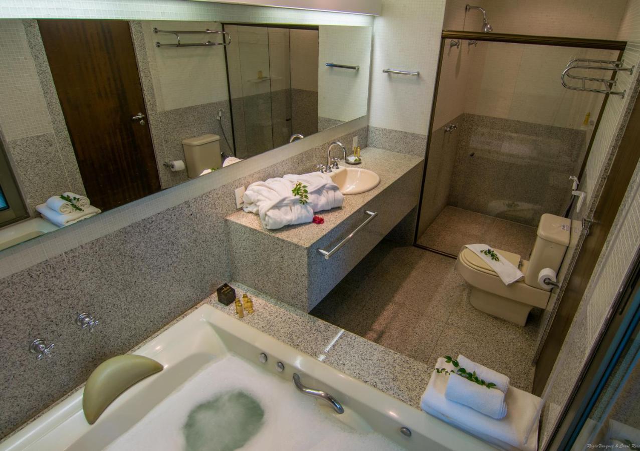 Deluxe Suite Spa Bath,1111775409:JPEG