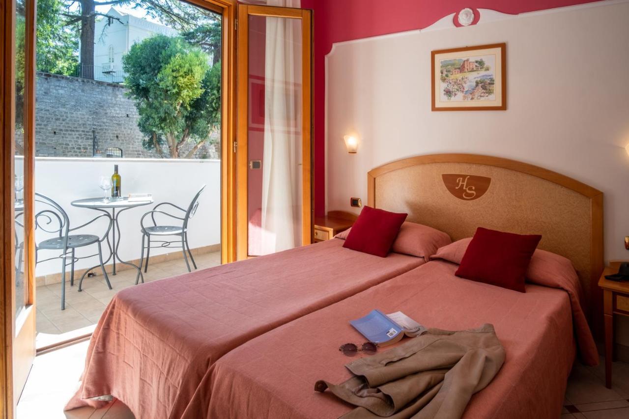 Small Double Room,63284329:JPEG