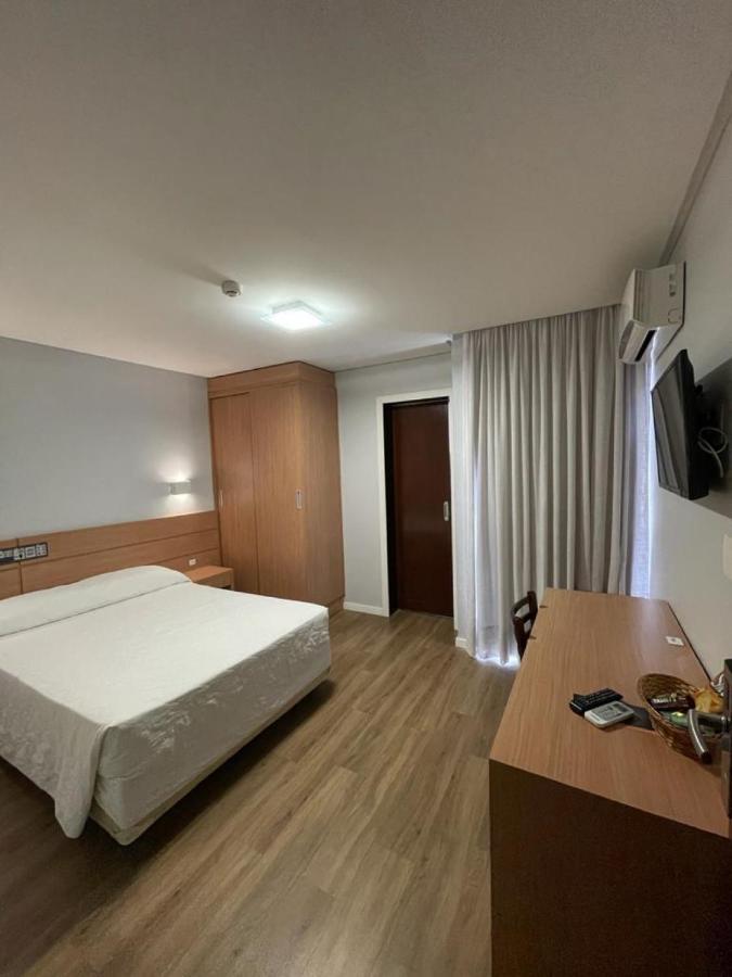 Quarto Deluxe com Cama de Casal ou 2 de Solteiro