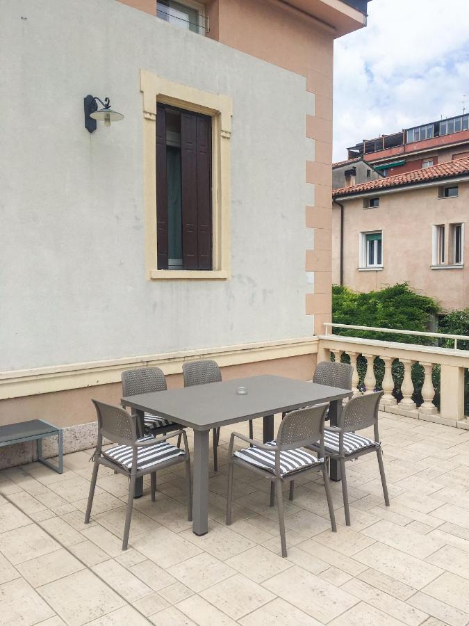 Apartment Terrace,1113062820:JPEG