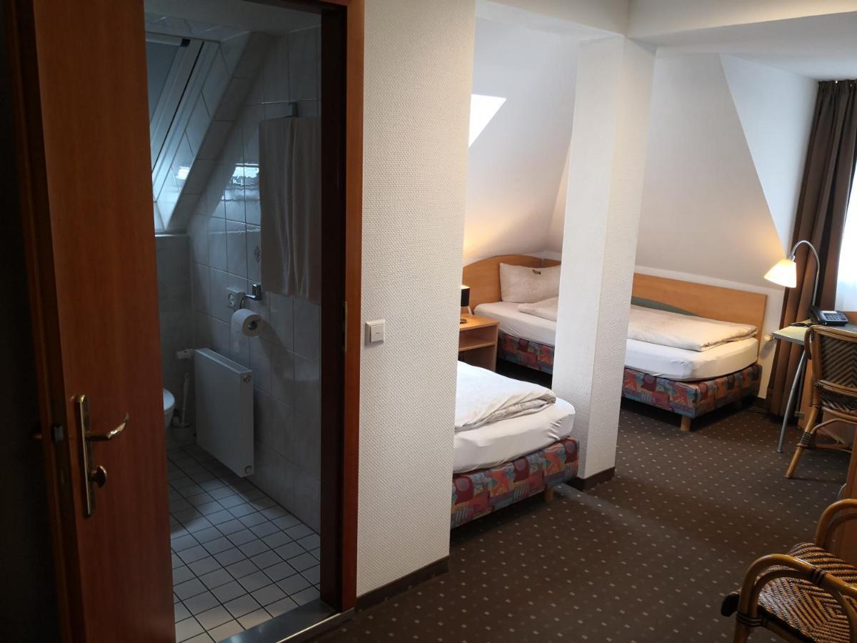 Twin Room,1115078634:JPEG