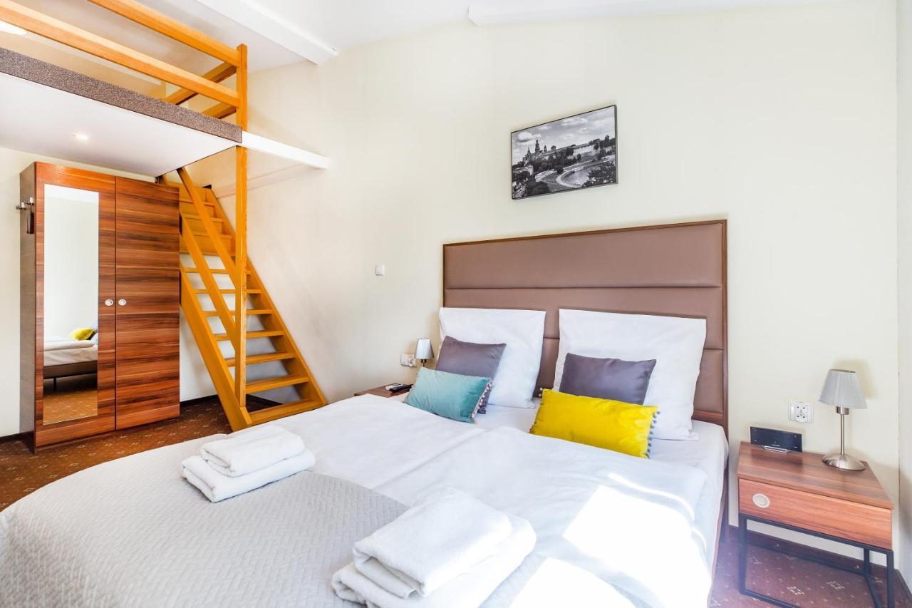 Superior Quadruple Room,1567058720:JPEG