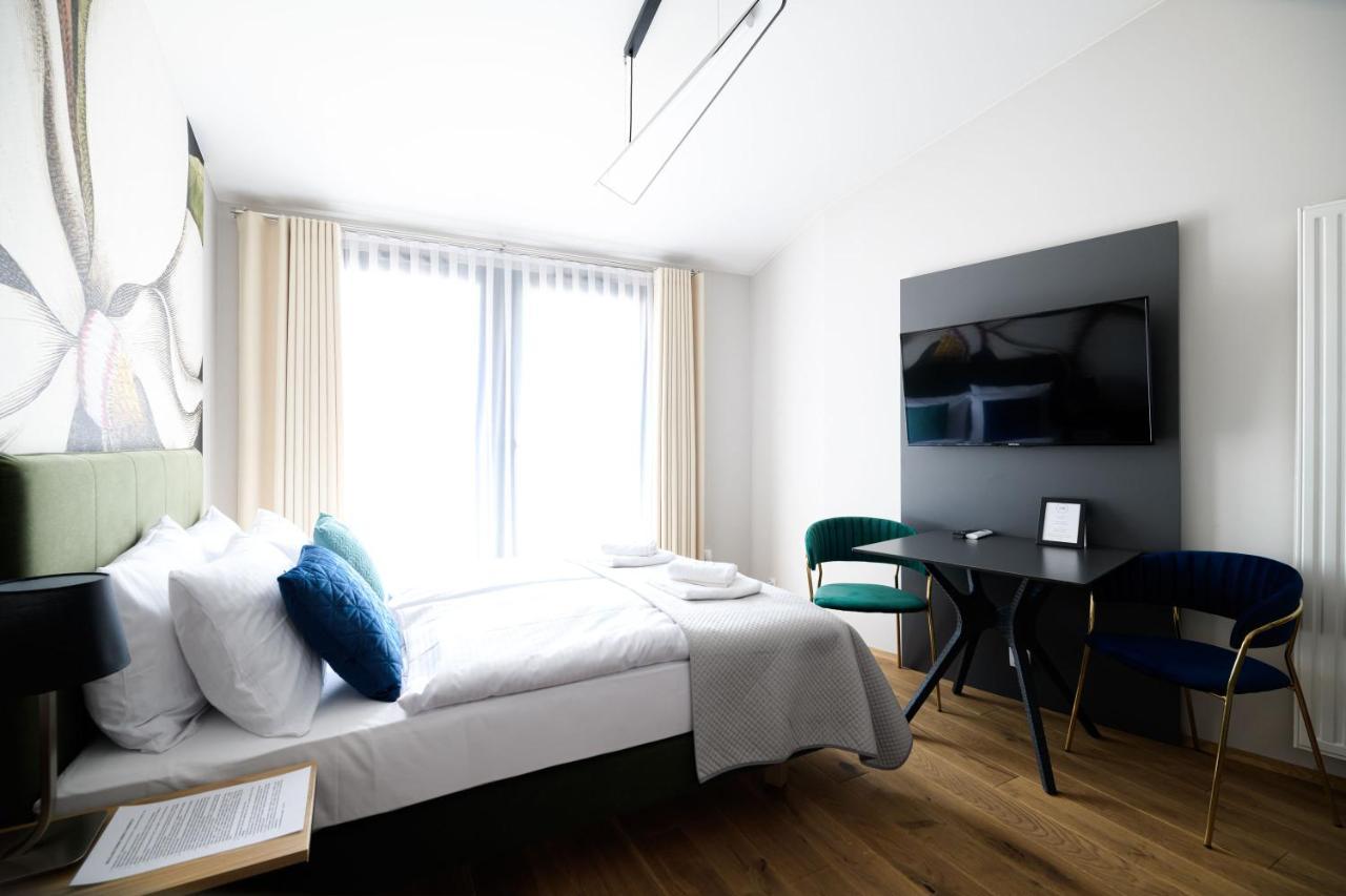 Studio double bed,1117268682:JPEG