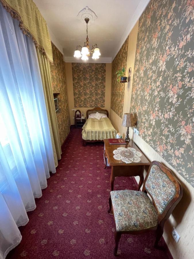 Single Room,1118338272:JPEG