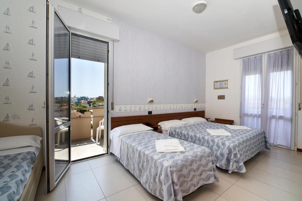 Quadruple Room Sea View Beach Access,1541406097:JPEG