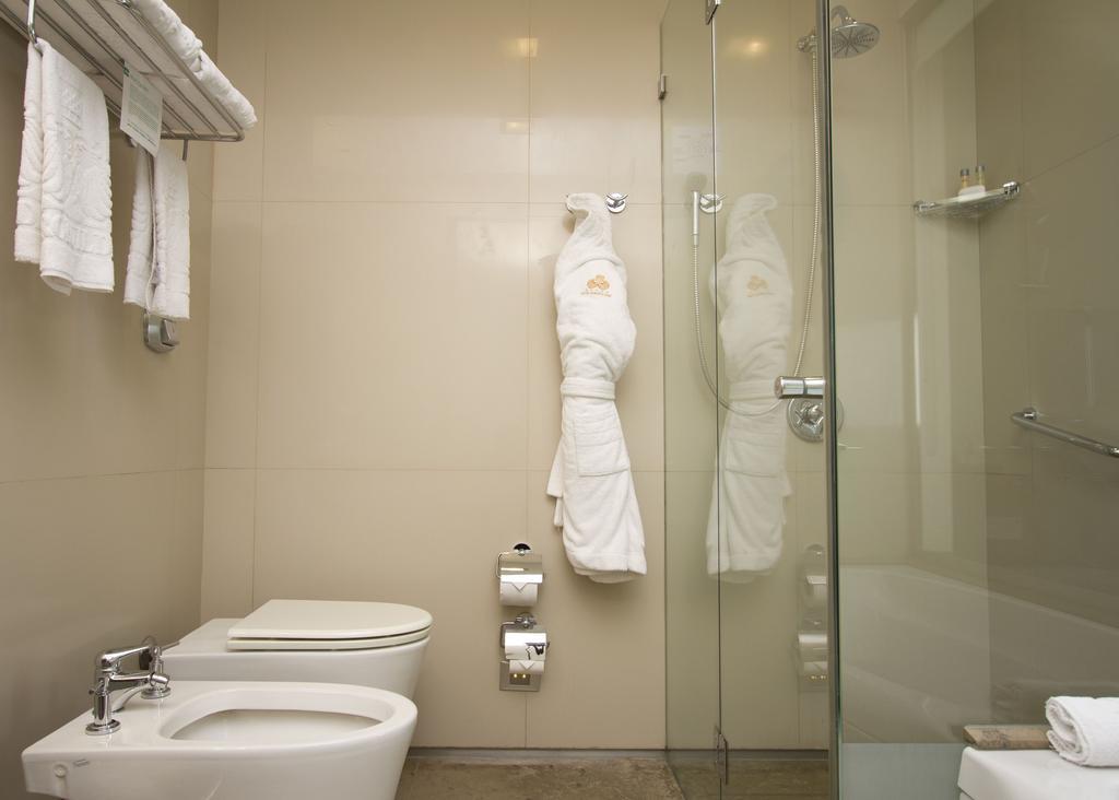 Double Room,1301368111:JPEG