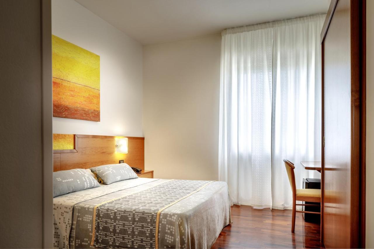 Deluxe Double Room,1498494322:JPEG