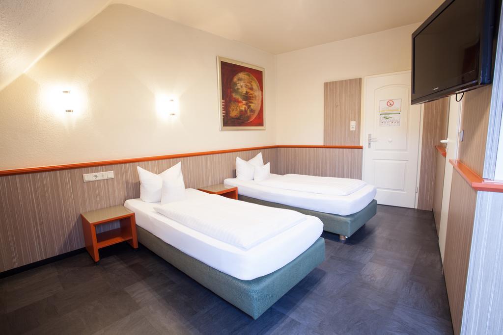 Single Room,112253652:JPEG