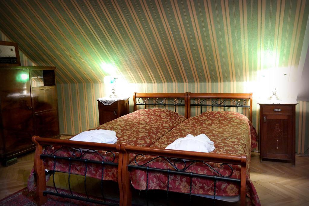 Double or Twin Room,7850082:JPEG