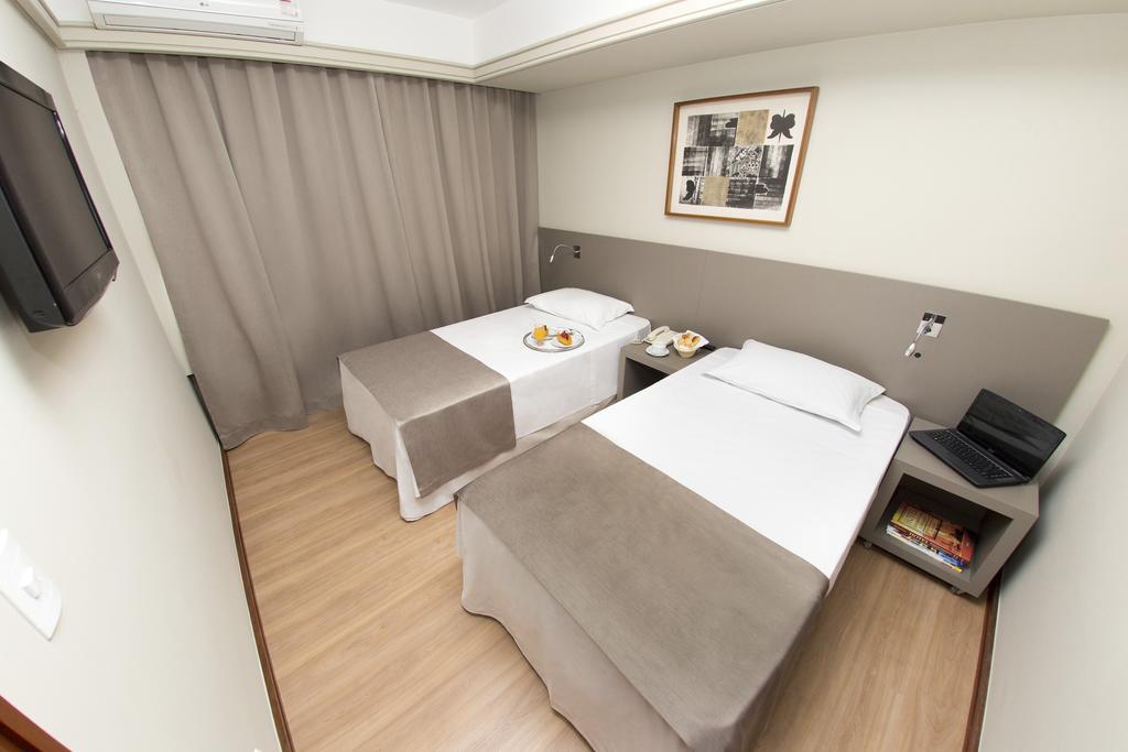 Standard Triple Suite,112731561:JPEG