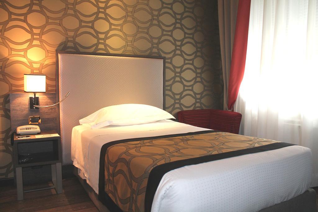 Classic Single Room,913780618:JPEG