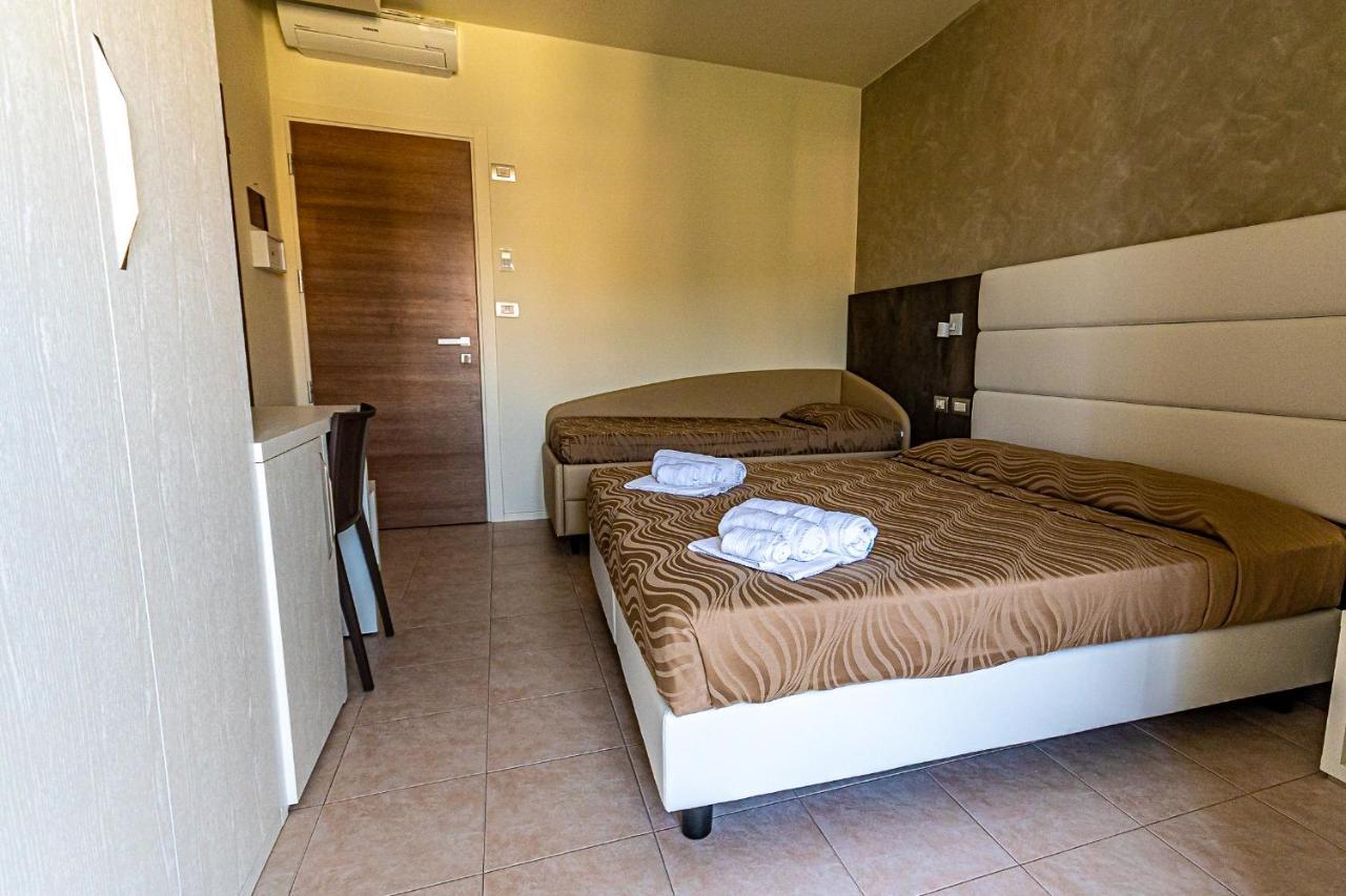 Quadruple Room Balcony,1127917452:JPEG