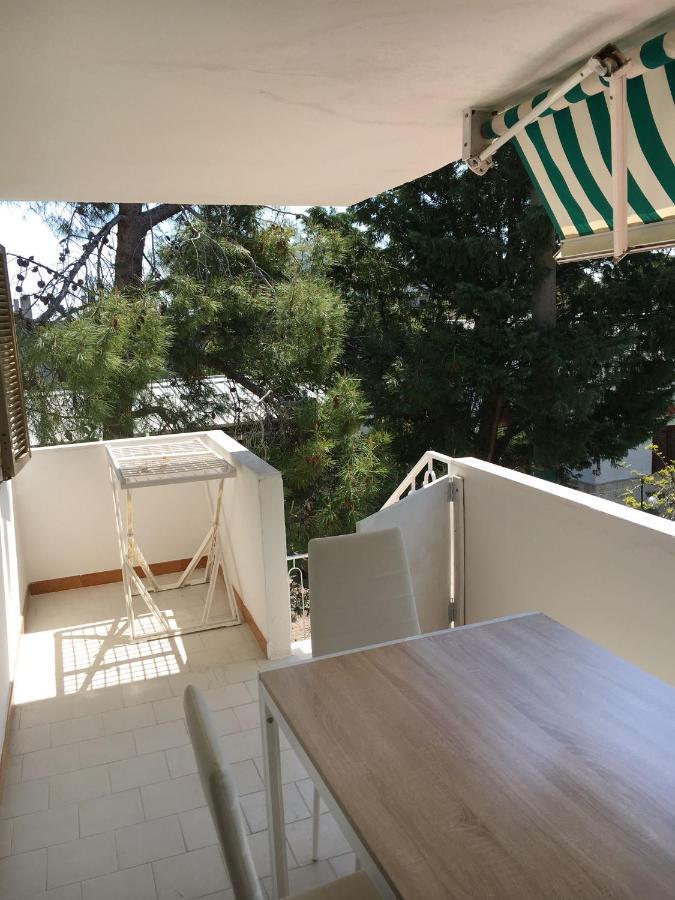 One-Bedroom Apartment,1127947011:JPEG