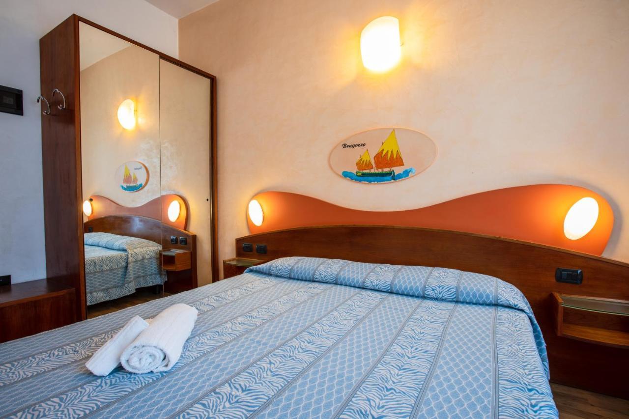 Double Room,1352332739:JPEG