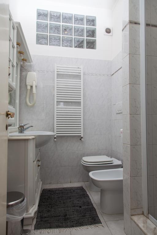 Camera con Bagno Privato Esterno