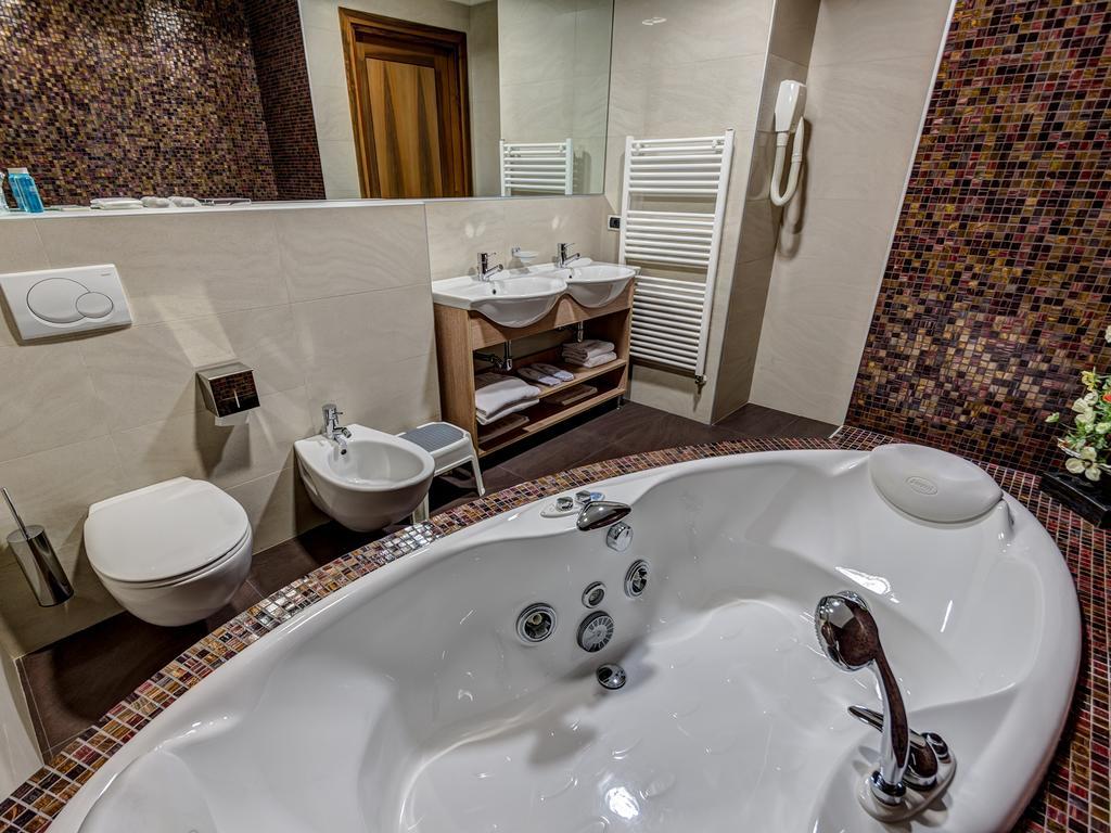 Suite Whirlpool,113254761:JPEG