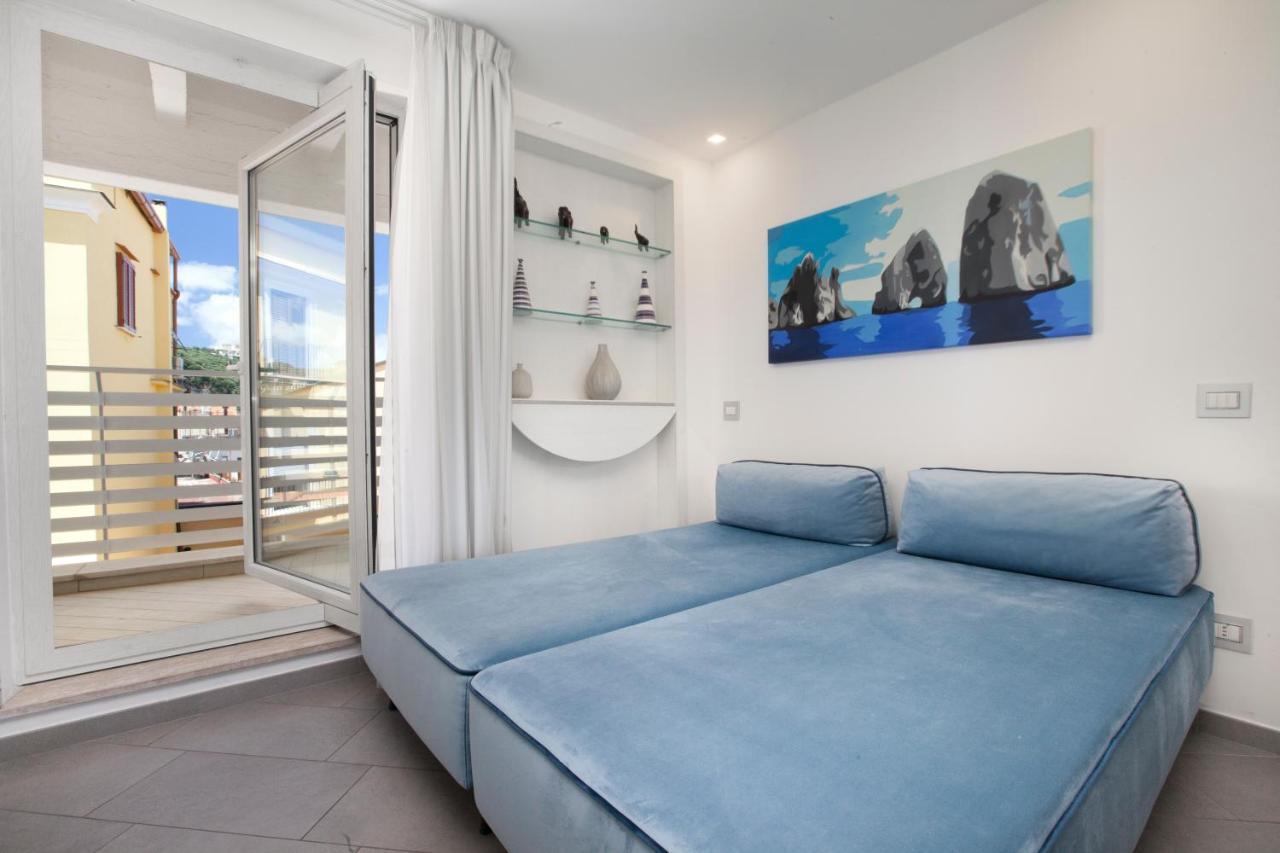 Superior One-Bedroom Apartment Balcony,1132240701:JPEG