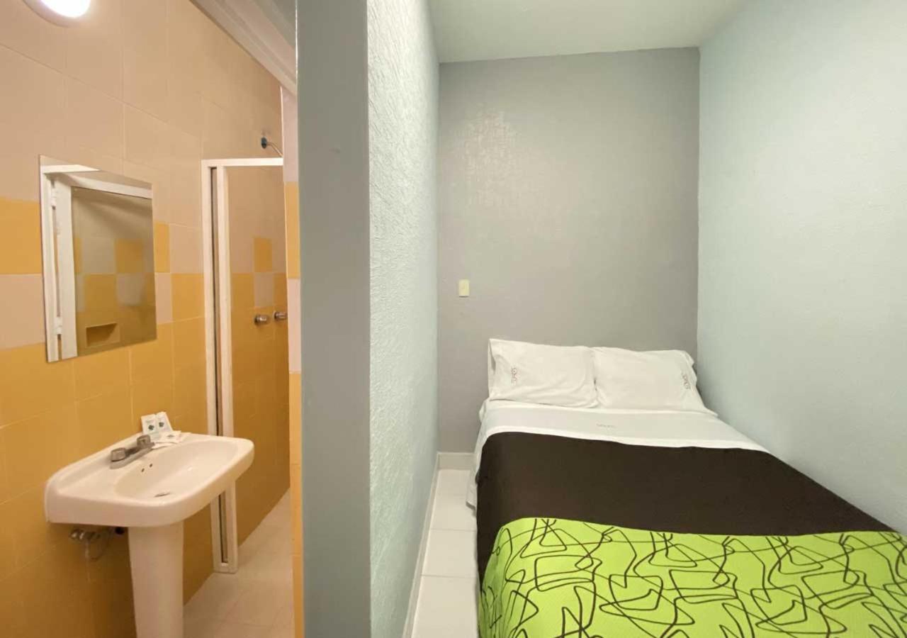 Queen Room,1133635770:JPEG