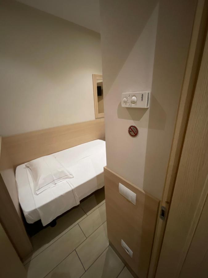 Single Room Private Bathroom,1135641473:JPEG