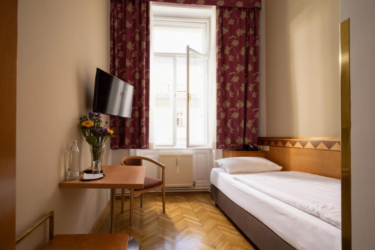 Single Room,1292221903:JPEG