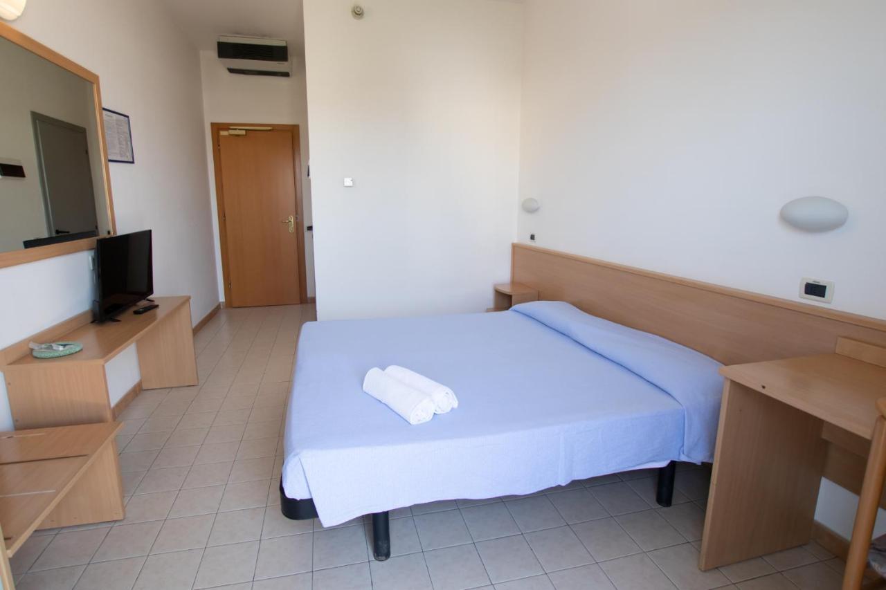 Double or Twin Room Disability Access