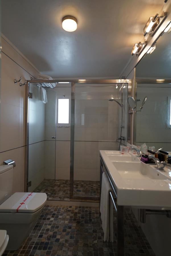 Sextuple Family Room,1141927432:JPEG