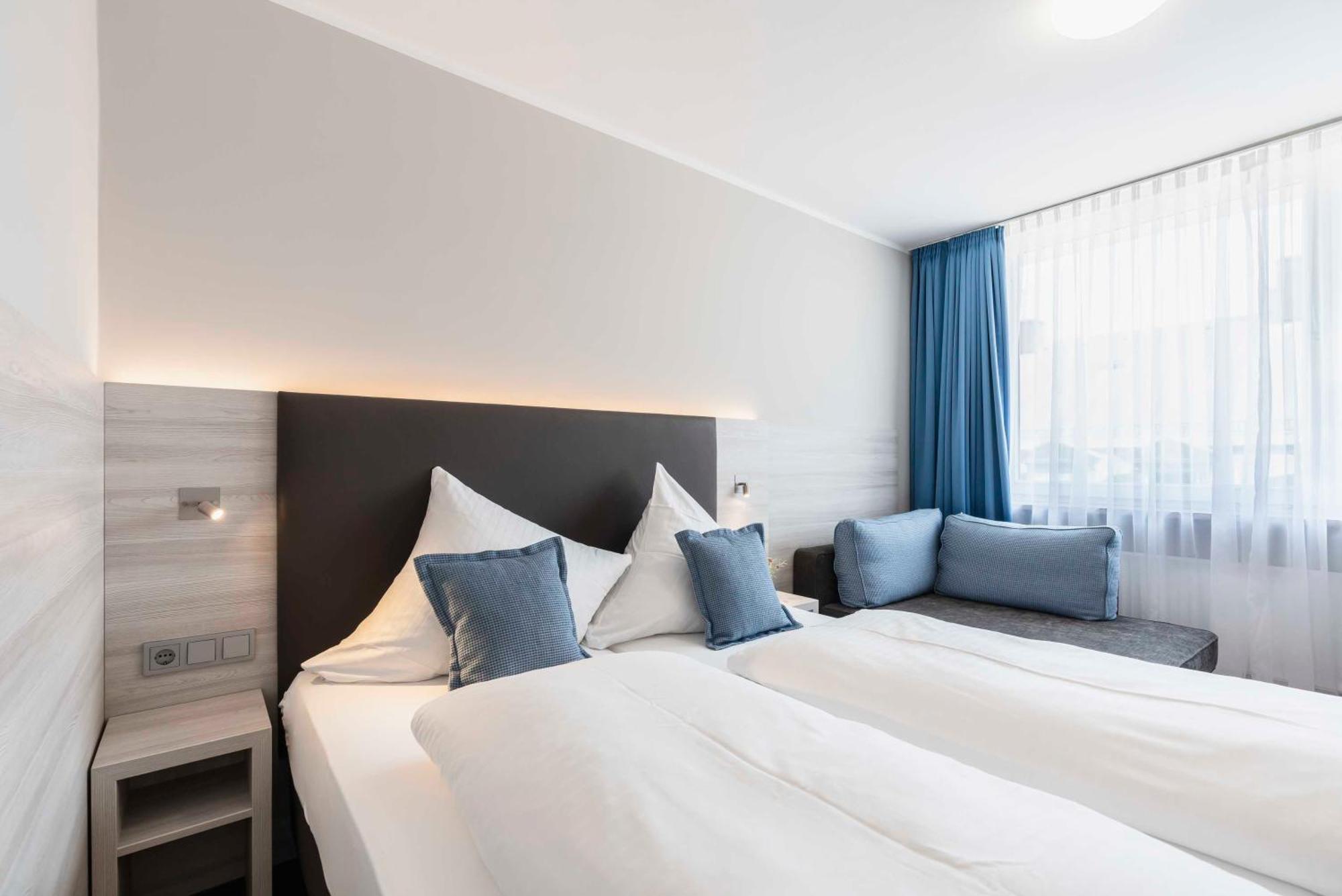 Double or Twin Room Extra Bed,1142063260:JPEG