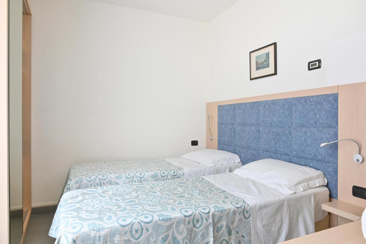 Twin Room,1142075479:JPEG