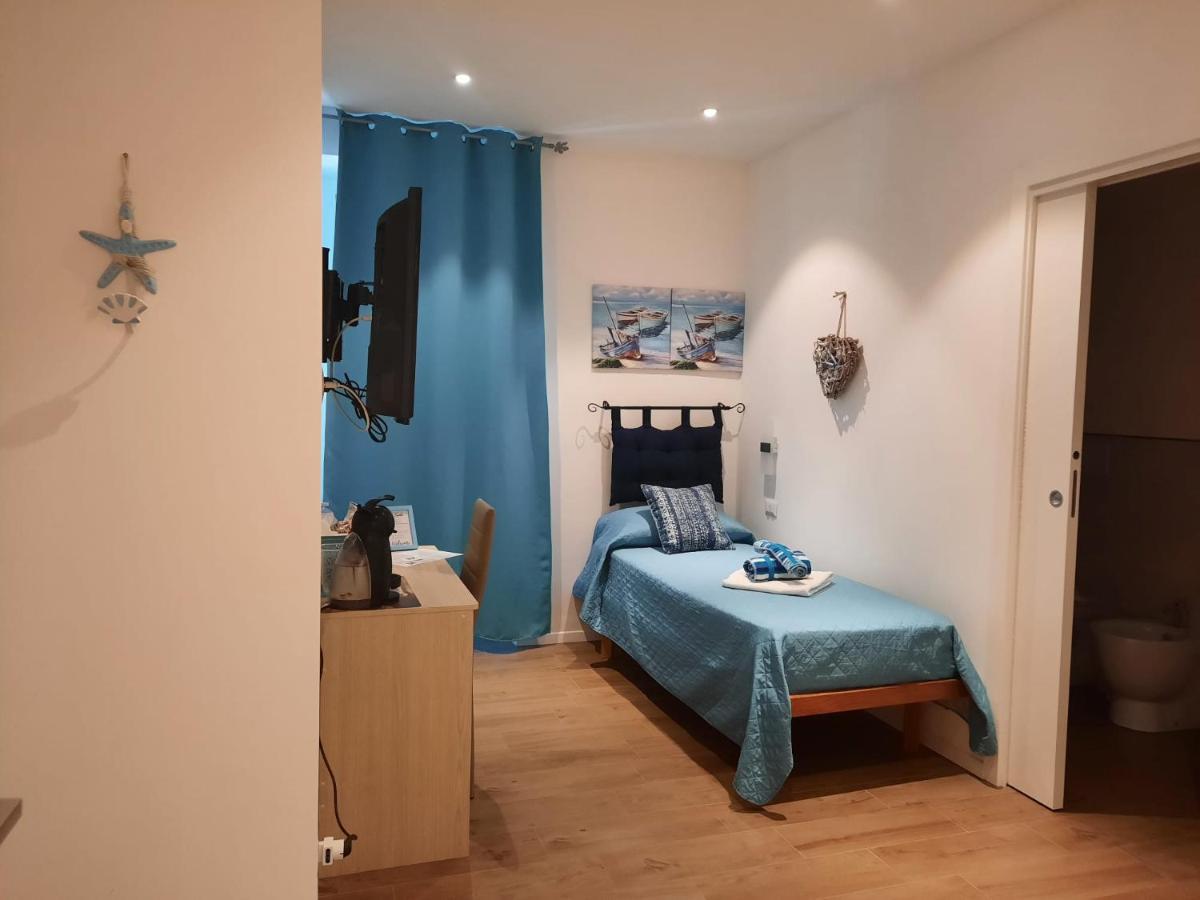 Single Room Private Bathroom