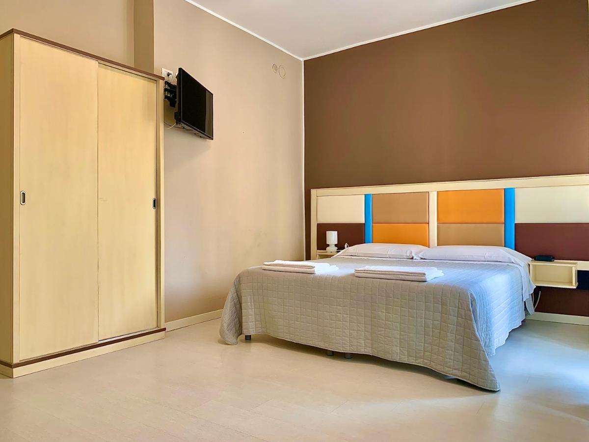 Deluxe Double or Twin Room,1345433390:JPEG