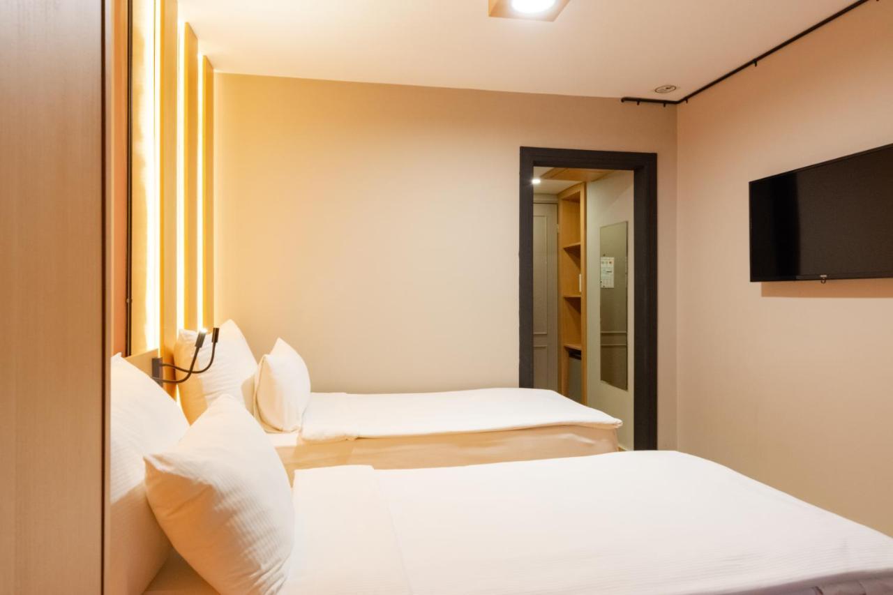 Classic Triple Room,1278407623:JPEG